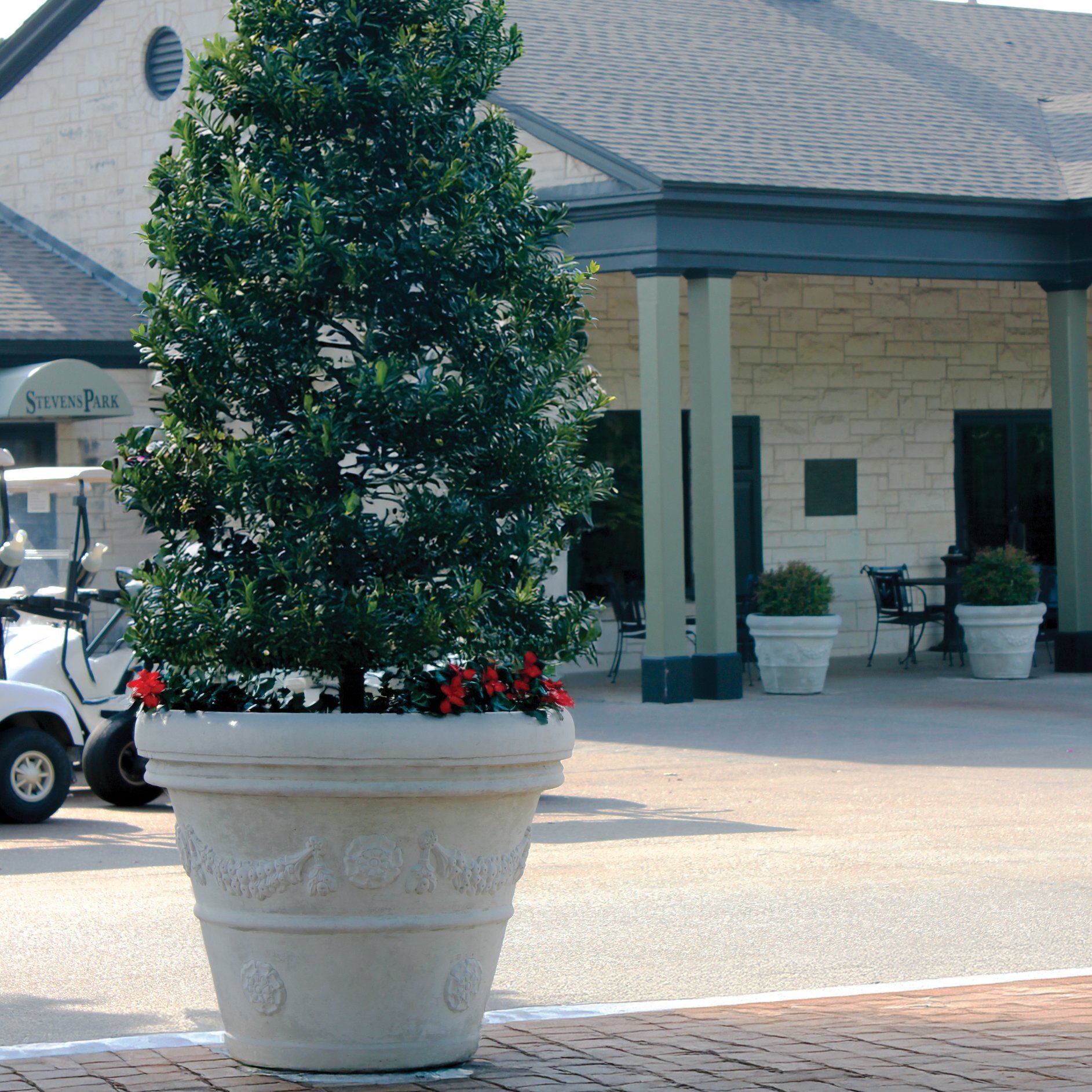 Why Landscape Architects Choose Jackson’s Large Concrete Planters for Commercial Projects
