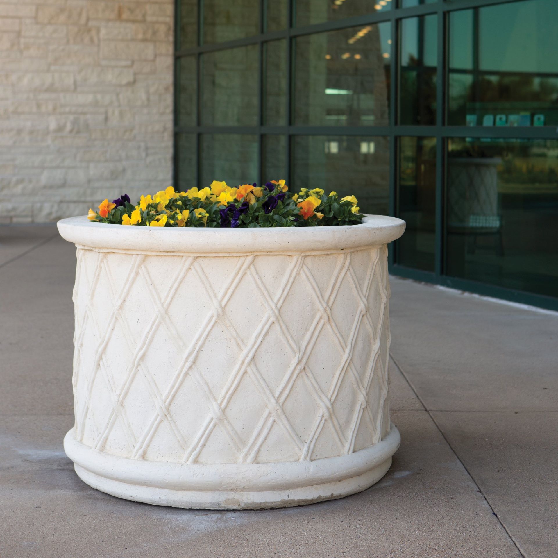 Using Concrete Planters Outdoors: The Impact of Extra Large Designs